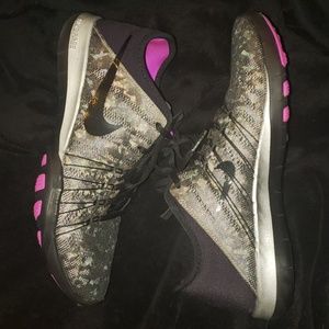 Nike Shoes - Nike Free TR 6 MTLC Nike Shoes - Nike Free TR 6 MTLC